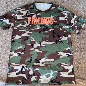 Camouflage green/orange FRIENDS Vlone T-shirt